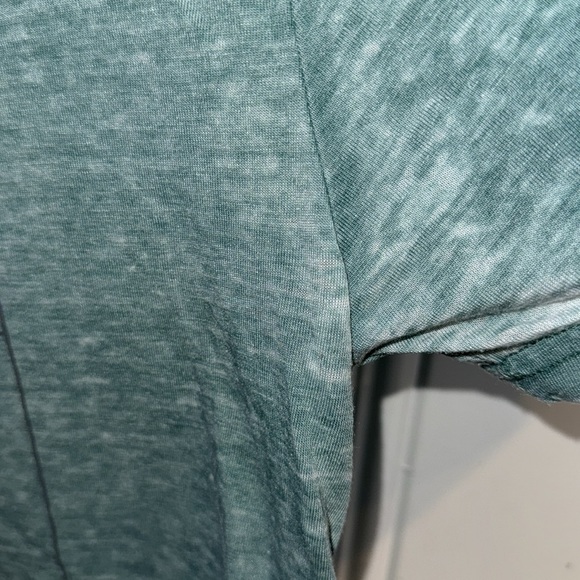 Goodie Two Sleeves -Womens Washed Green Cactus Short Sleeve Cropped Tee size S - Picture 5 of 7